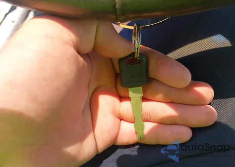 1998 Pontiac Grand Prix Gt from USA, damaged, VIN 1G2WP1212WF301879